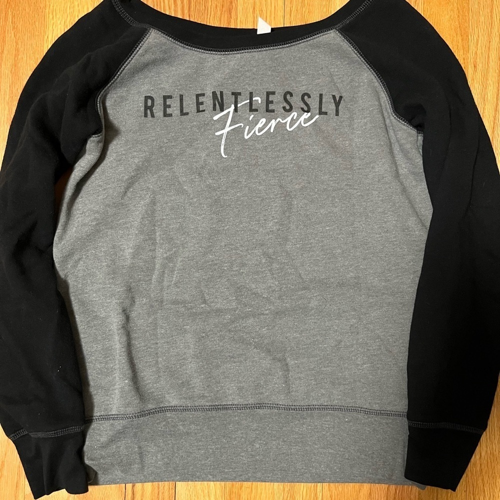 NINE LINE Gray and Black Sweatshirt with 'Relentlessly Fierce' Print Size M